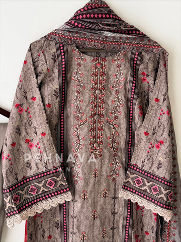 Signature Embroidered Lawn Unstitched Suit-3580
