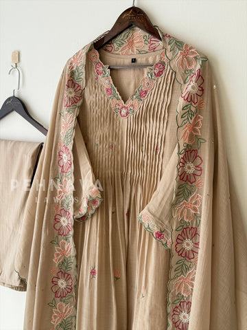 Rich Embroidered Pleated Suit-No.3