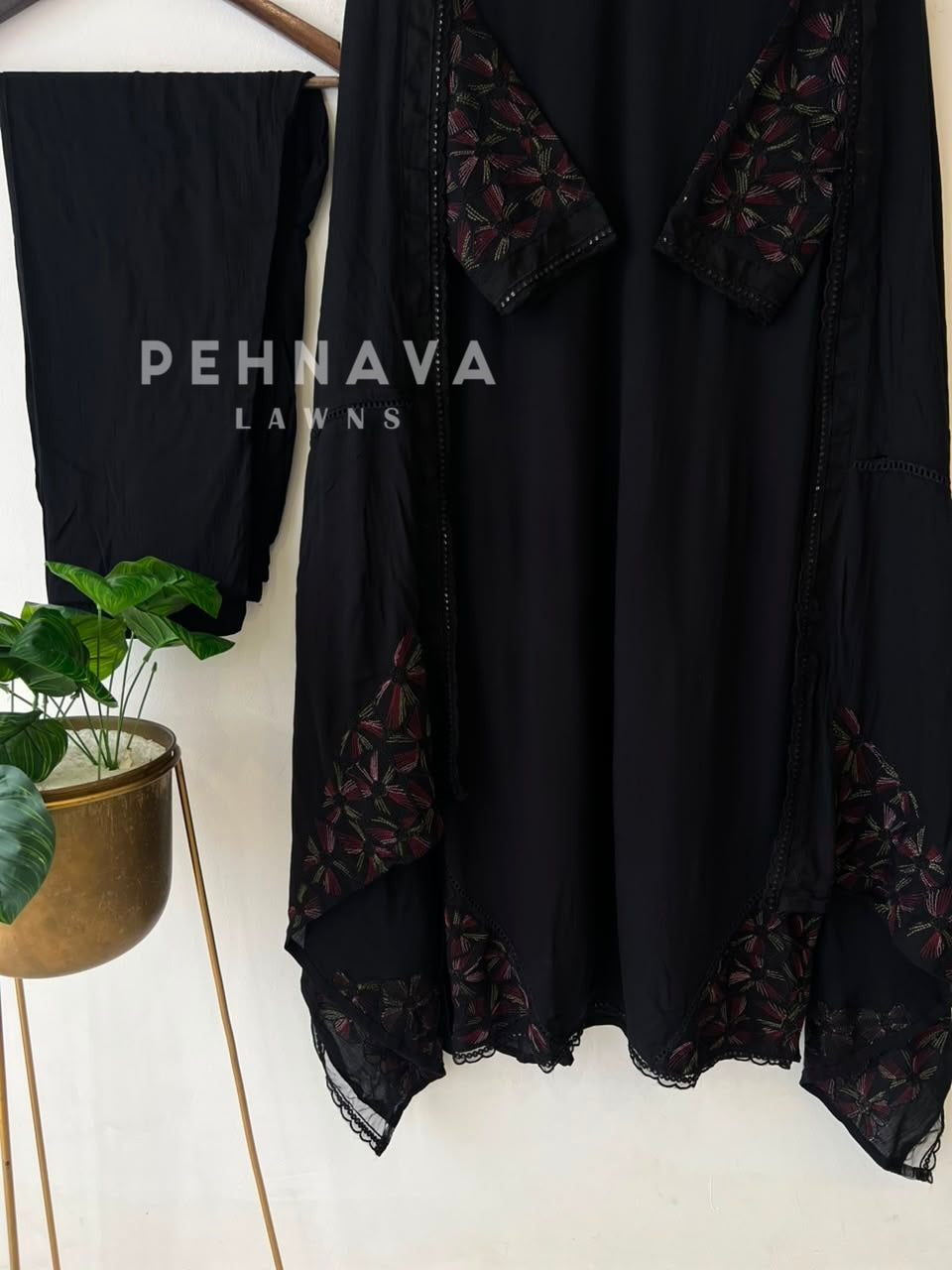 Embroidered Lace Detailed Suit-1001