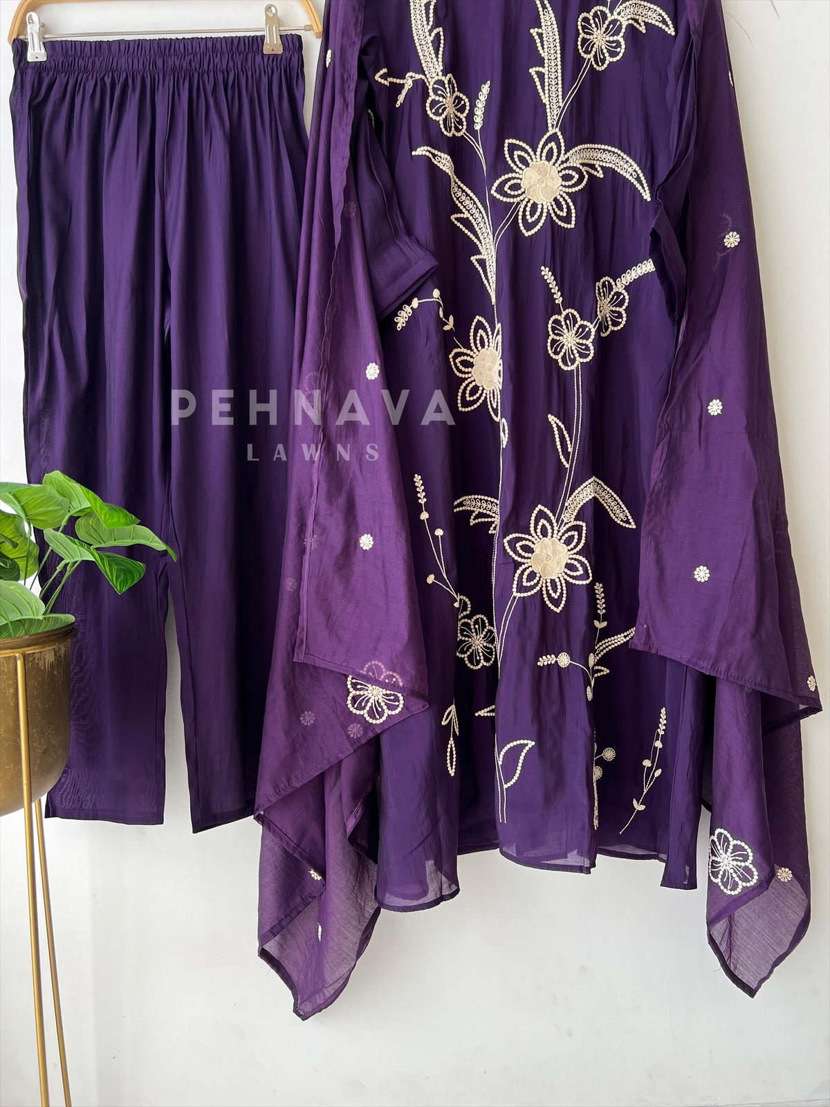 Floral Embroidered Suit-3022 - Pehnava Lawns