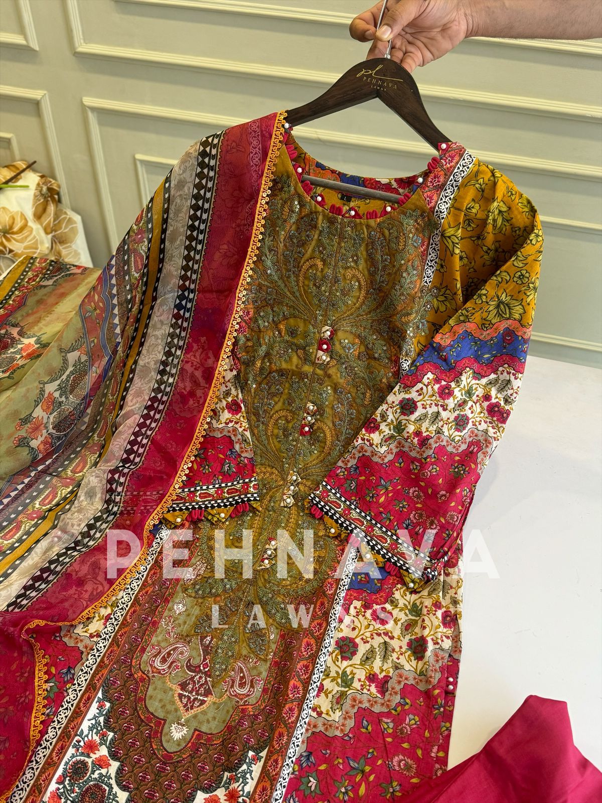 Floral Printed Ethnic Pak-Suit Ft. Chiffon/Cotton Dupatta-221