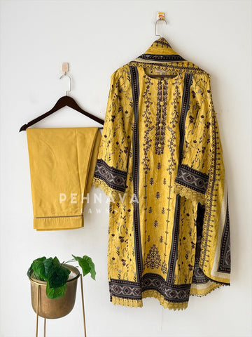 Signature Embroidered Lawn Unstitched Suit-3666