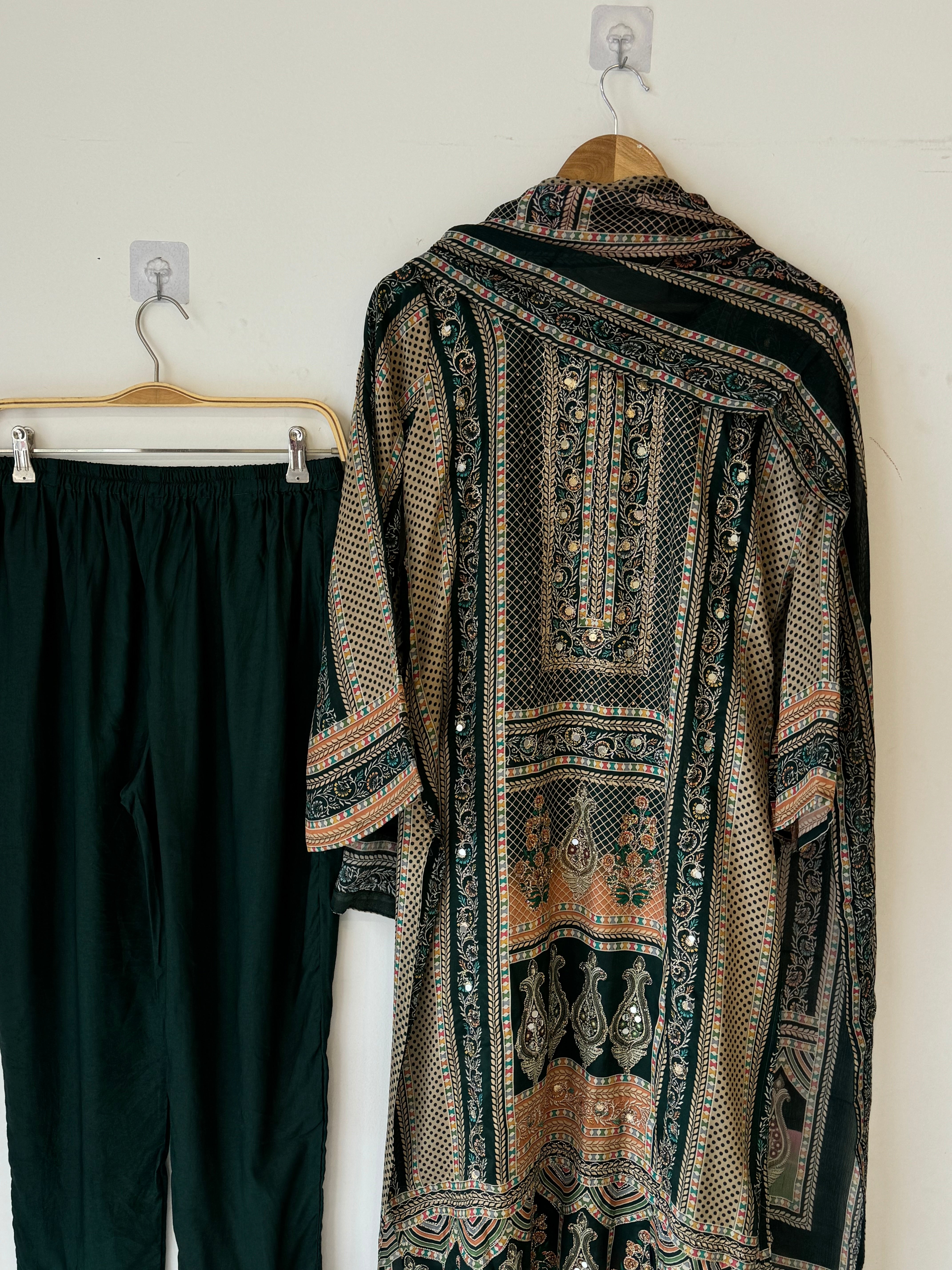 Green Flowy crepe Suit-2000
