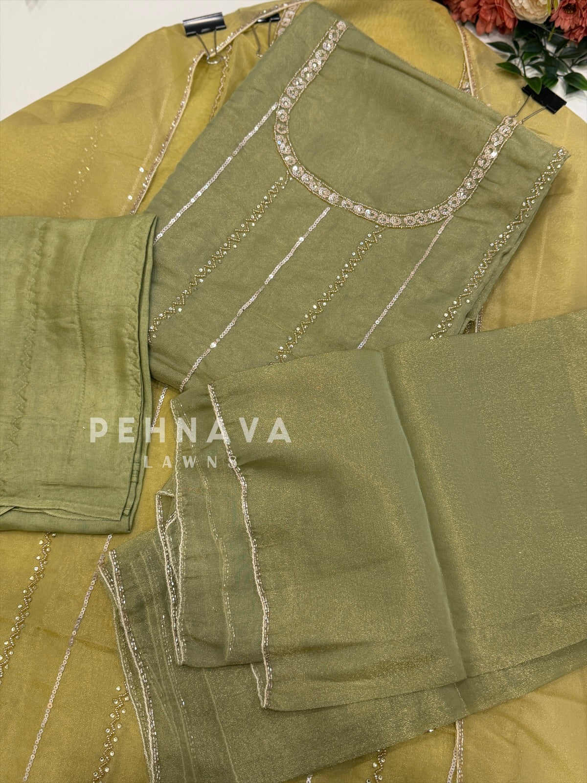 Tissue Handworked Unstitched Suit-304