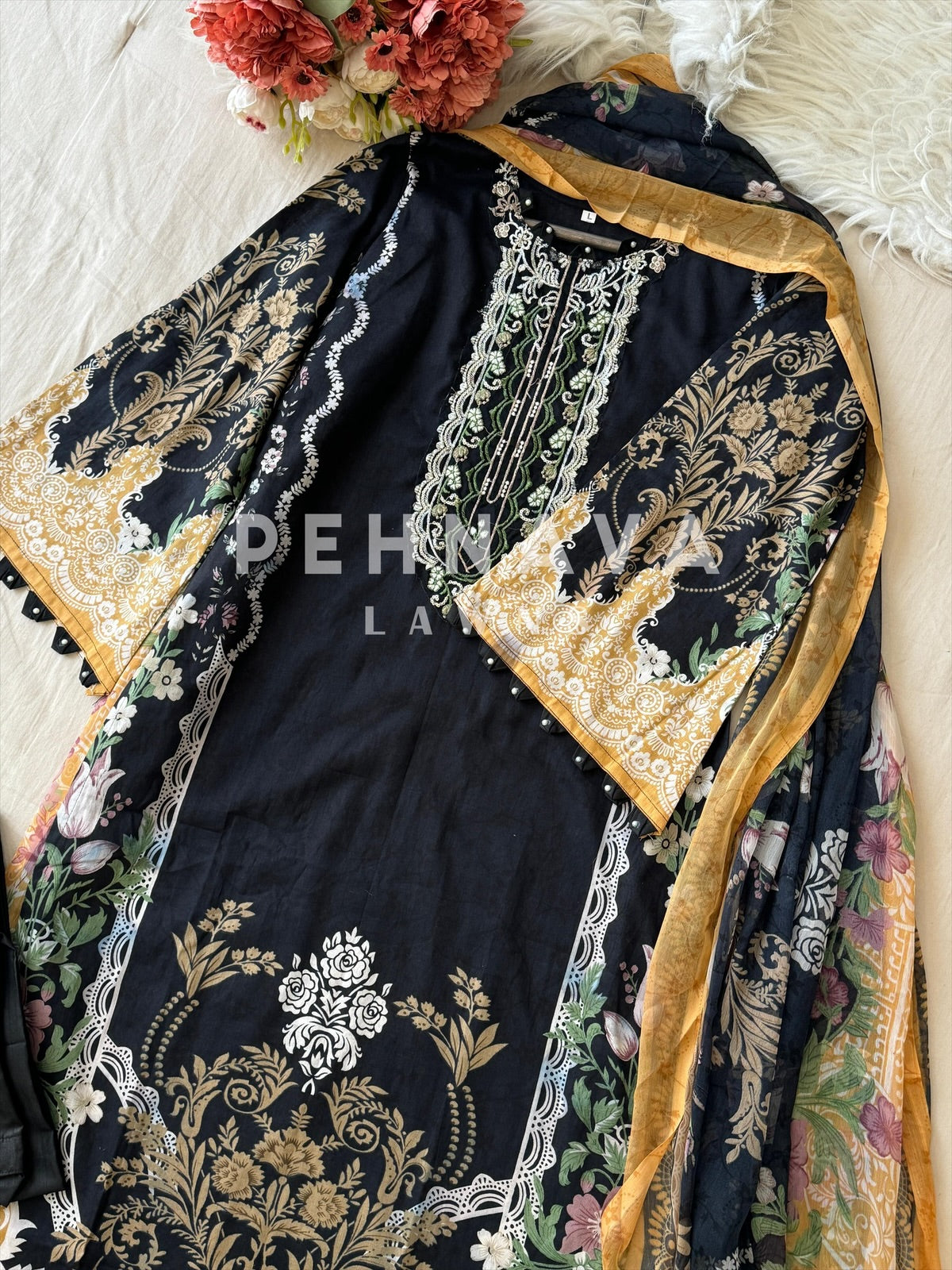 Unstitched  Lawn Suit-1357 B - Pehnava Lawns