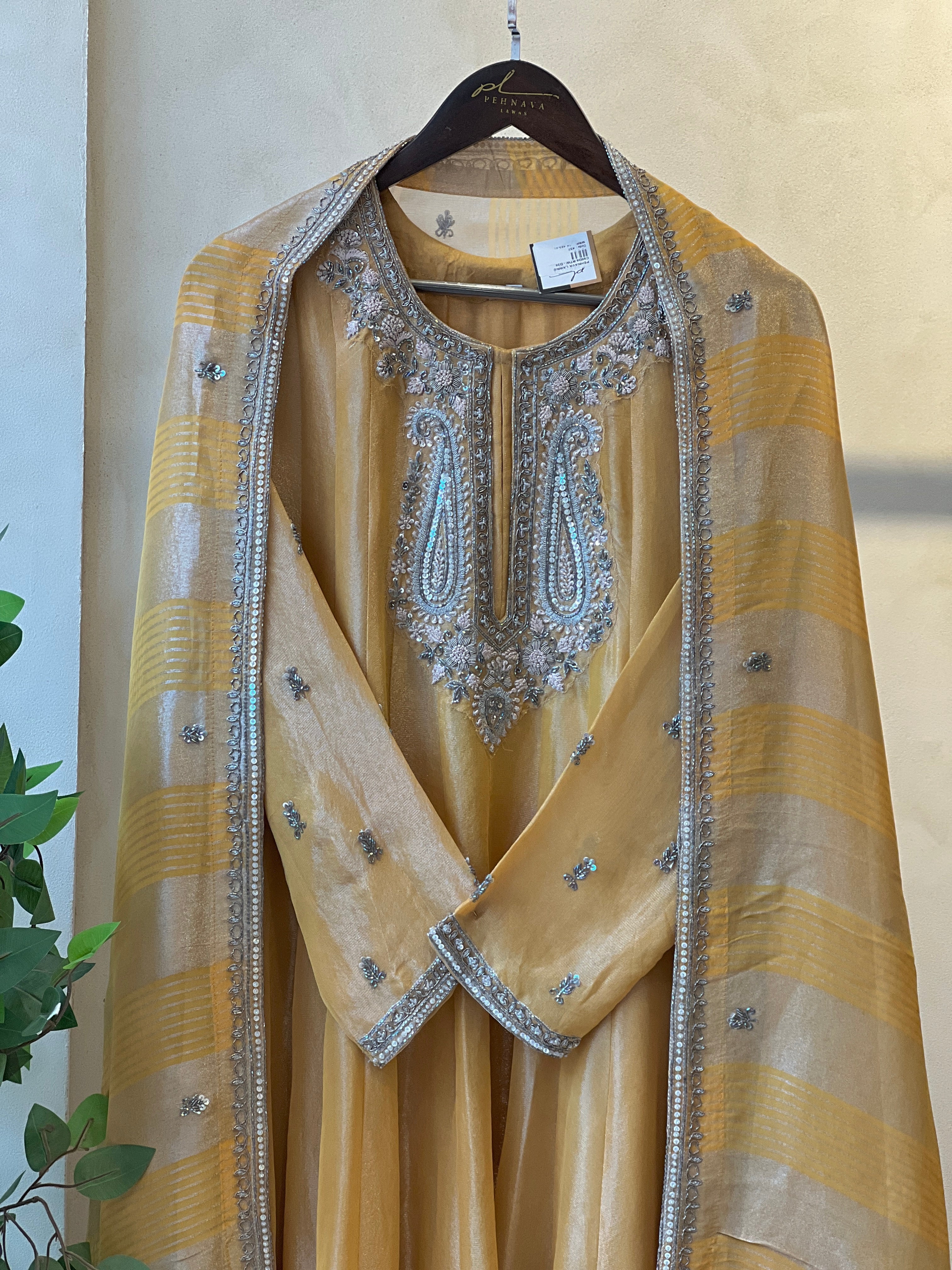Premium hand worked tissue 2 piece suit