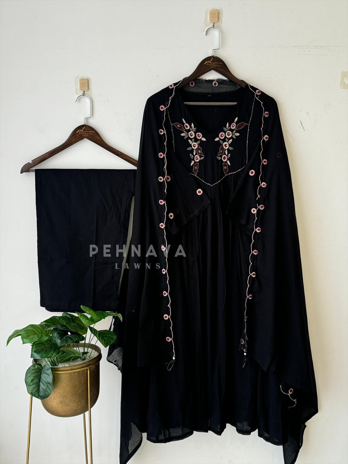 Black Embroidery Suit Set