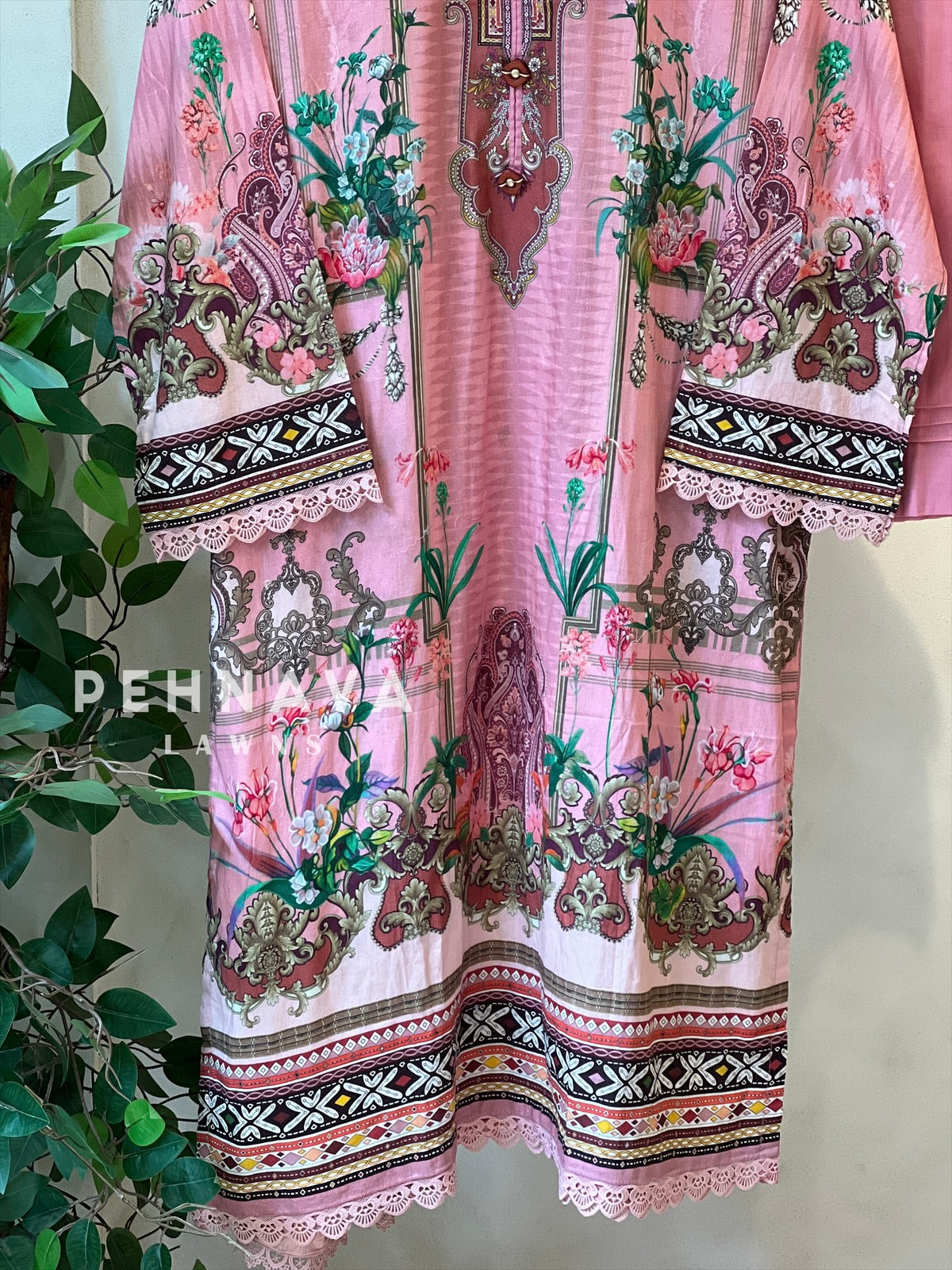 Luxurious trendy pure lawn