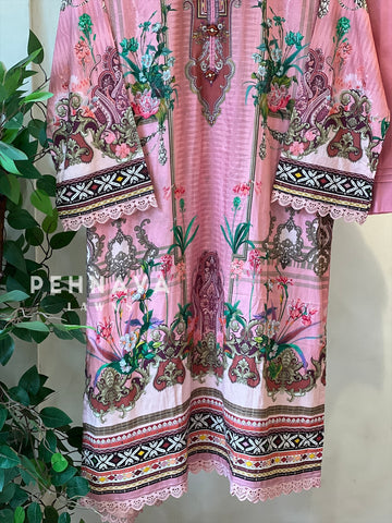 Luxurious trendy pure lawn