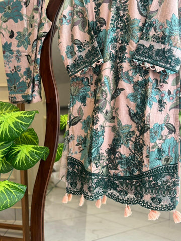 Traditional Embroidery Detailed Suit-8