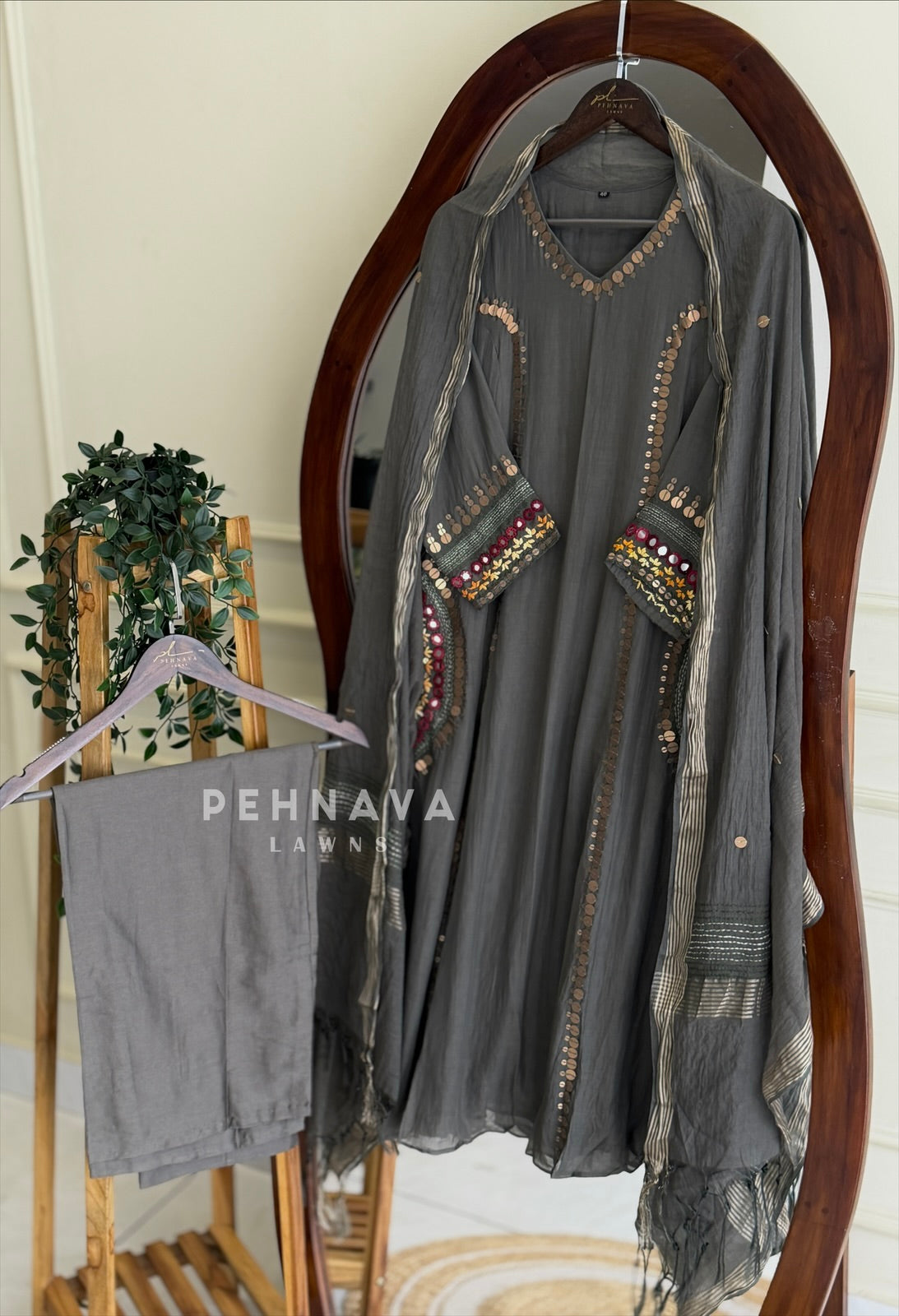 Mirror Embroidered 3-Piece Suit-19650