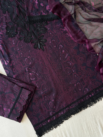 Regal Vine Embroidered Kurta Set 1401 - Pehnava Lawns