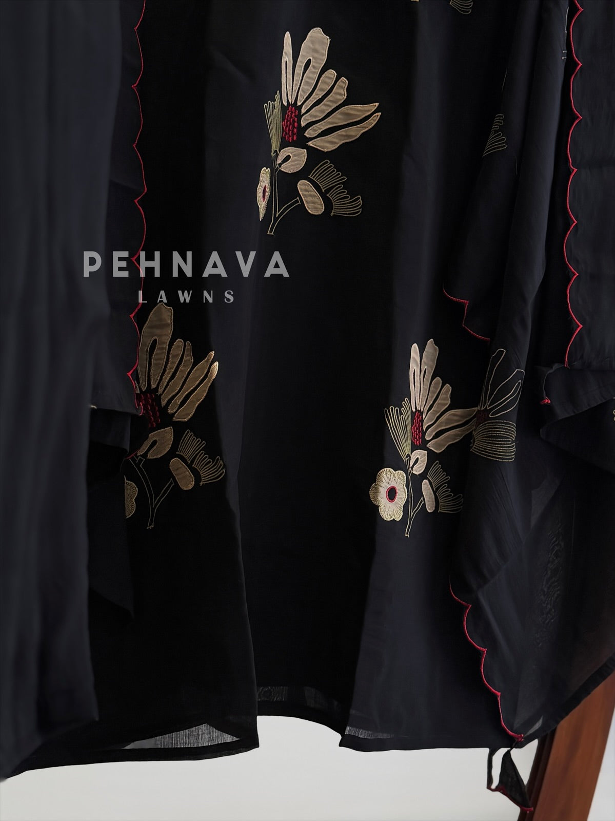 Floral Embroidered Suit Set 2006