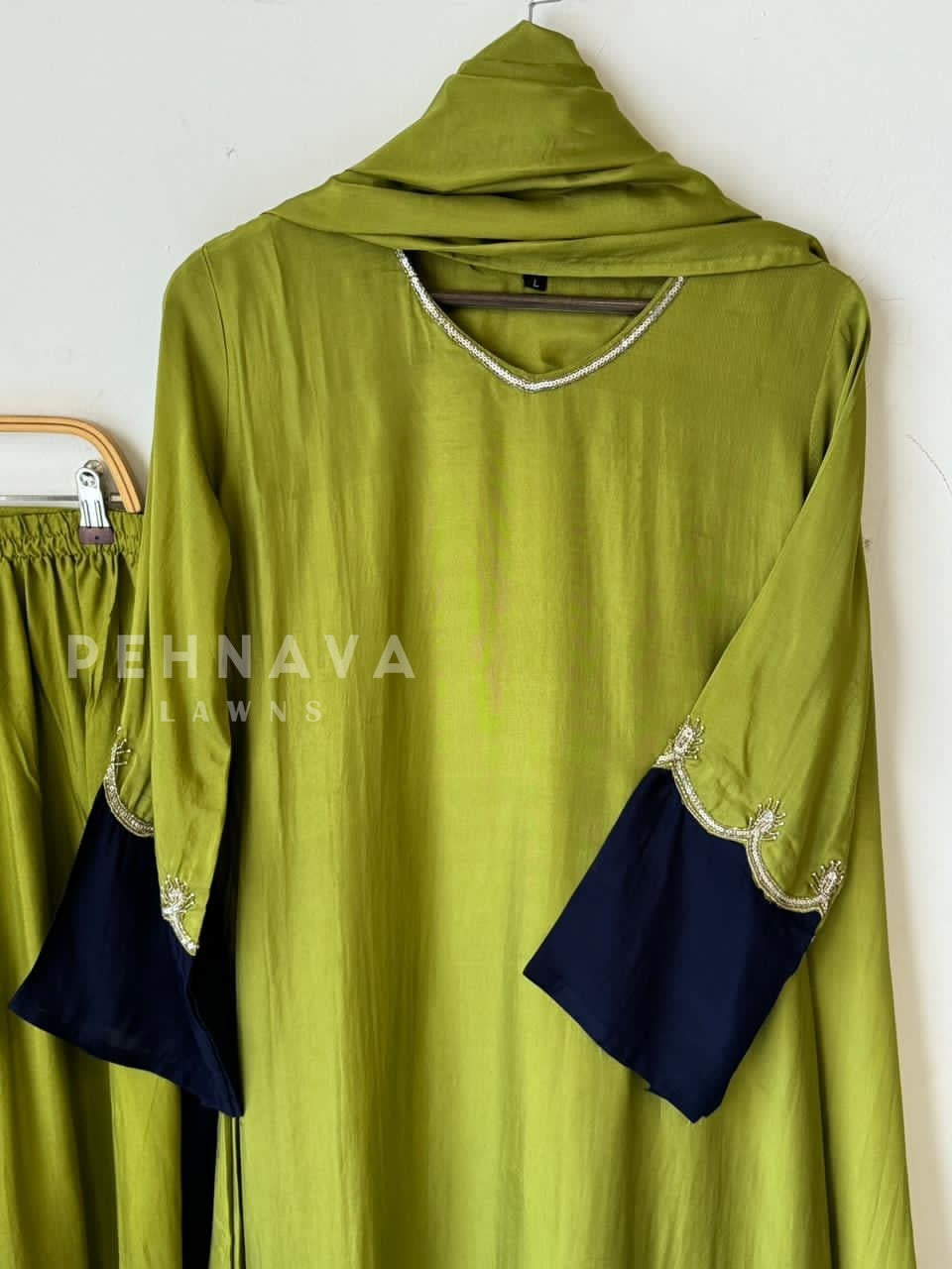 Premium Scallop Border Silk Suit