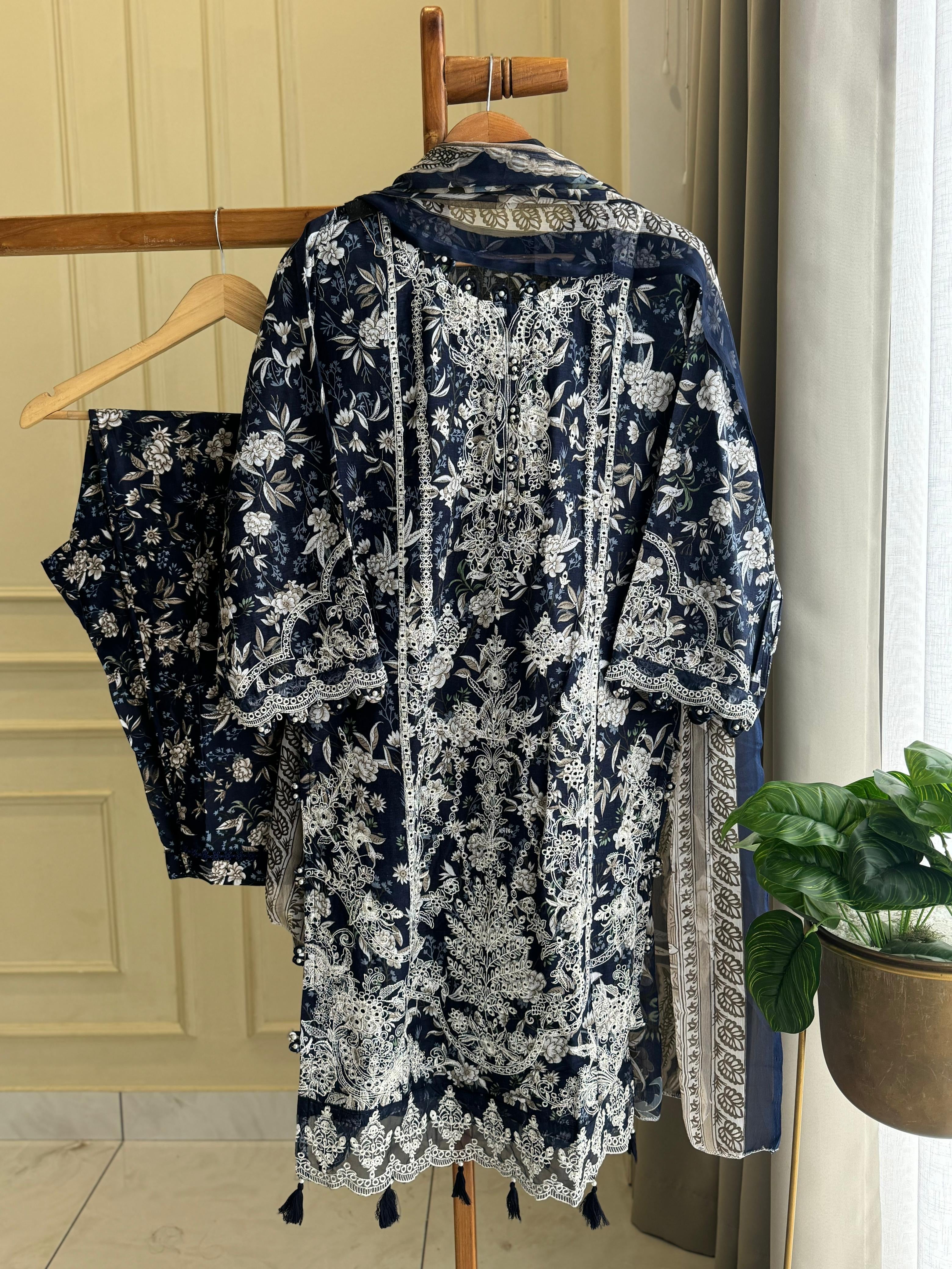 Traditional Embroidery Detailed Suit-2