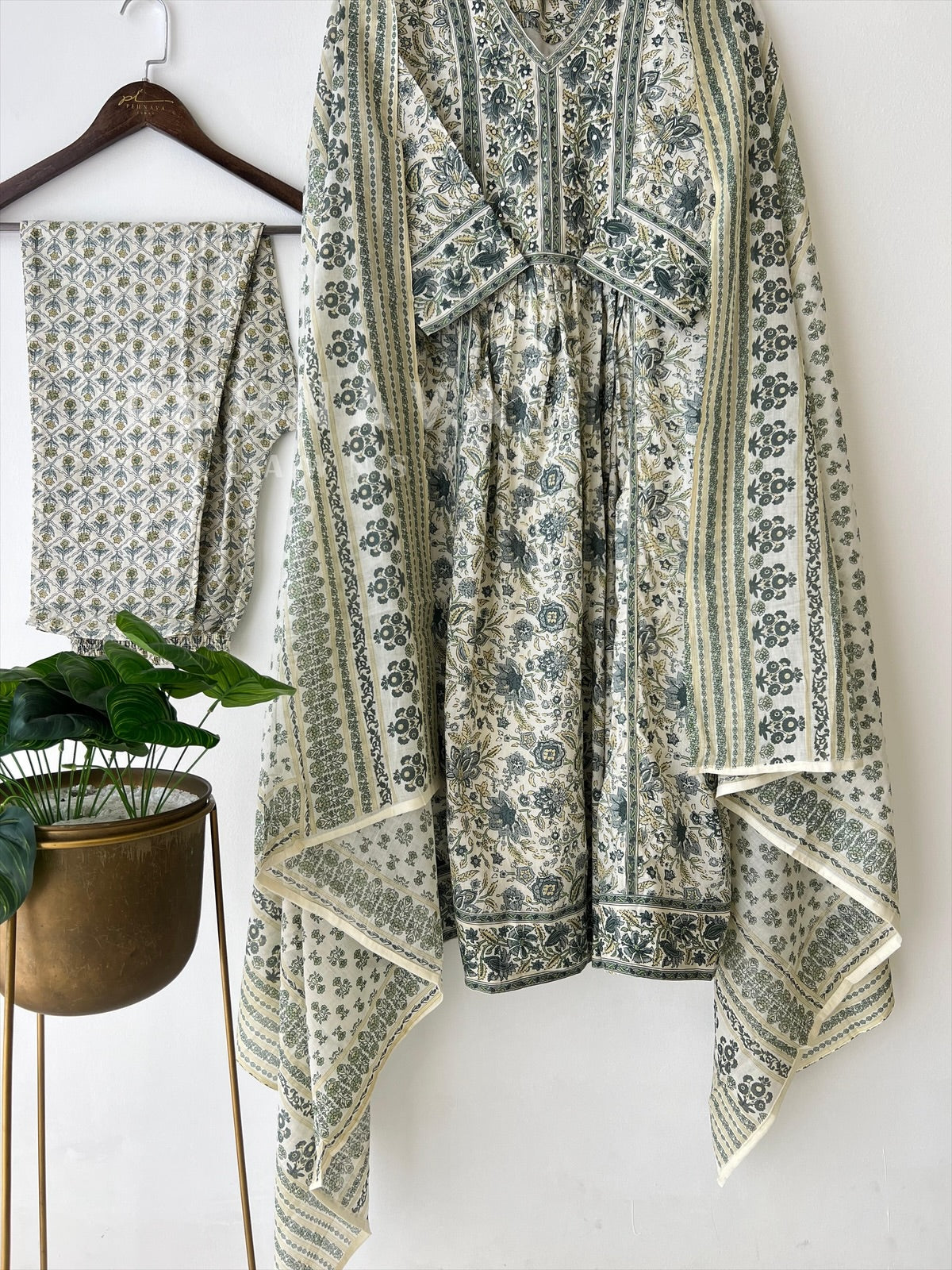 Printed Cotton Suit with Dupatta-18546 - Pehnava Lawns