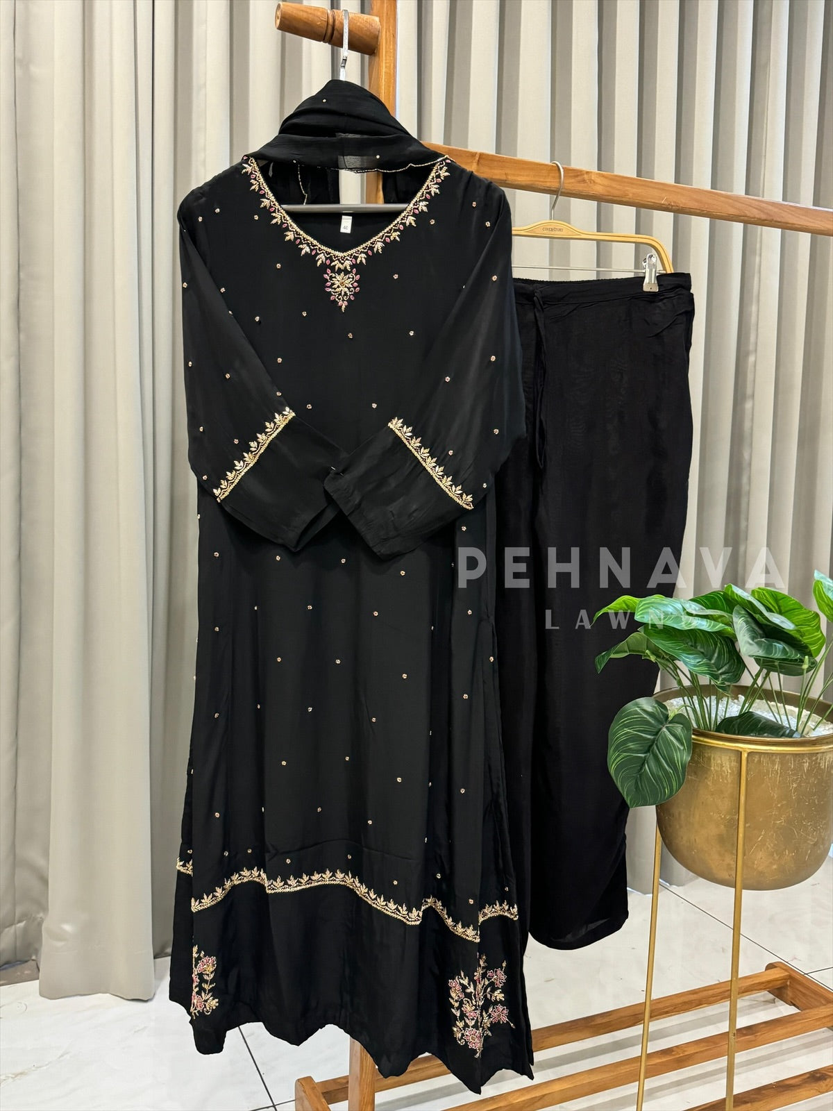 Premium Hand Work Attire - Pehnava Lawns