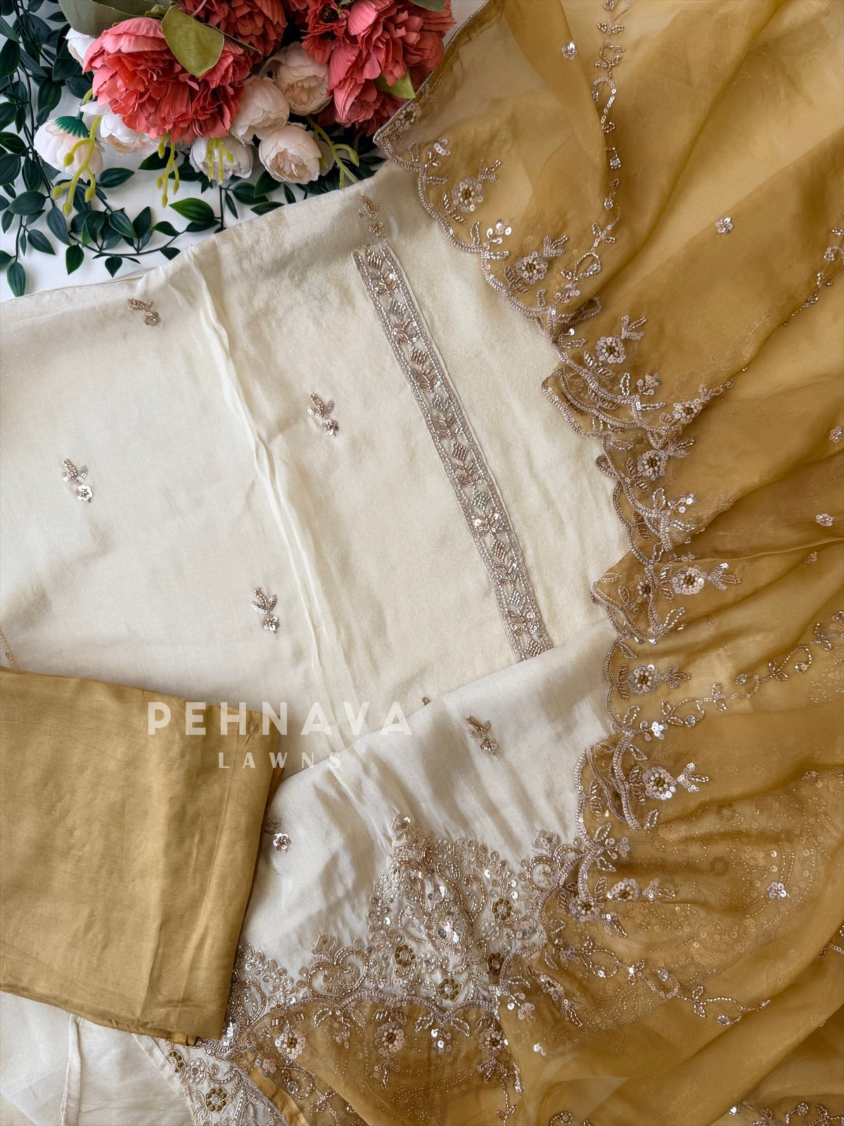 Tissue Handworked Unstitched Suit BDF96