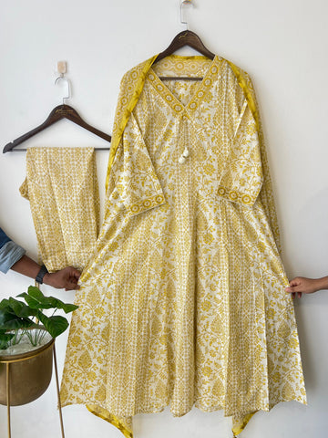 Panel cut three peice flaired suit-4757 - Pehnava Lawns