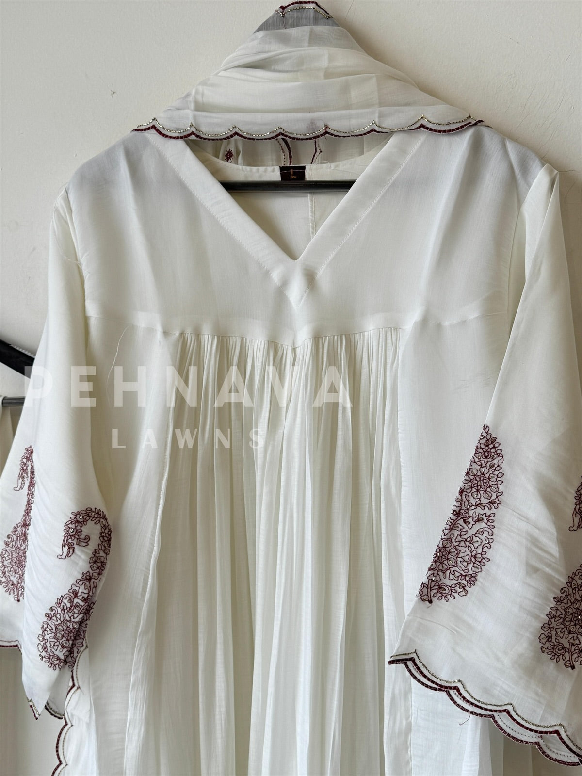 Classic Paisley Chanderi Suit [6-8 Dispatching time] - Pehnava Lawns