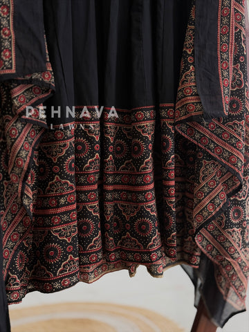 Border Printed Cotton Suit Set