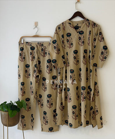 Pleated Yoke Floral Printed Two Piece Set 3089