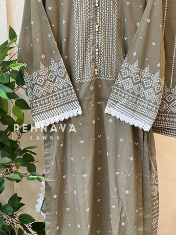 Luxurious trendy pure lawn