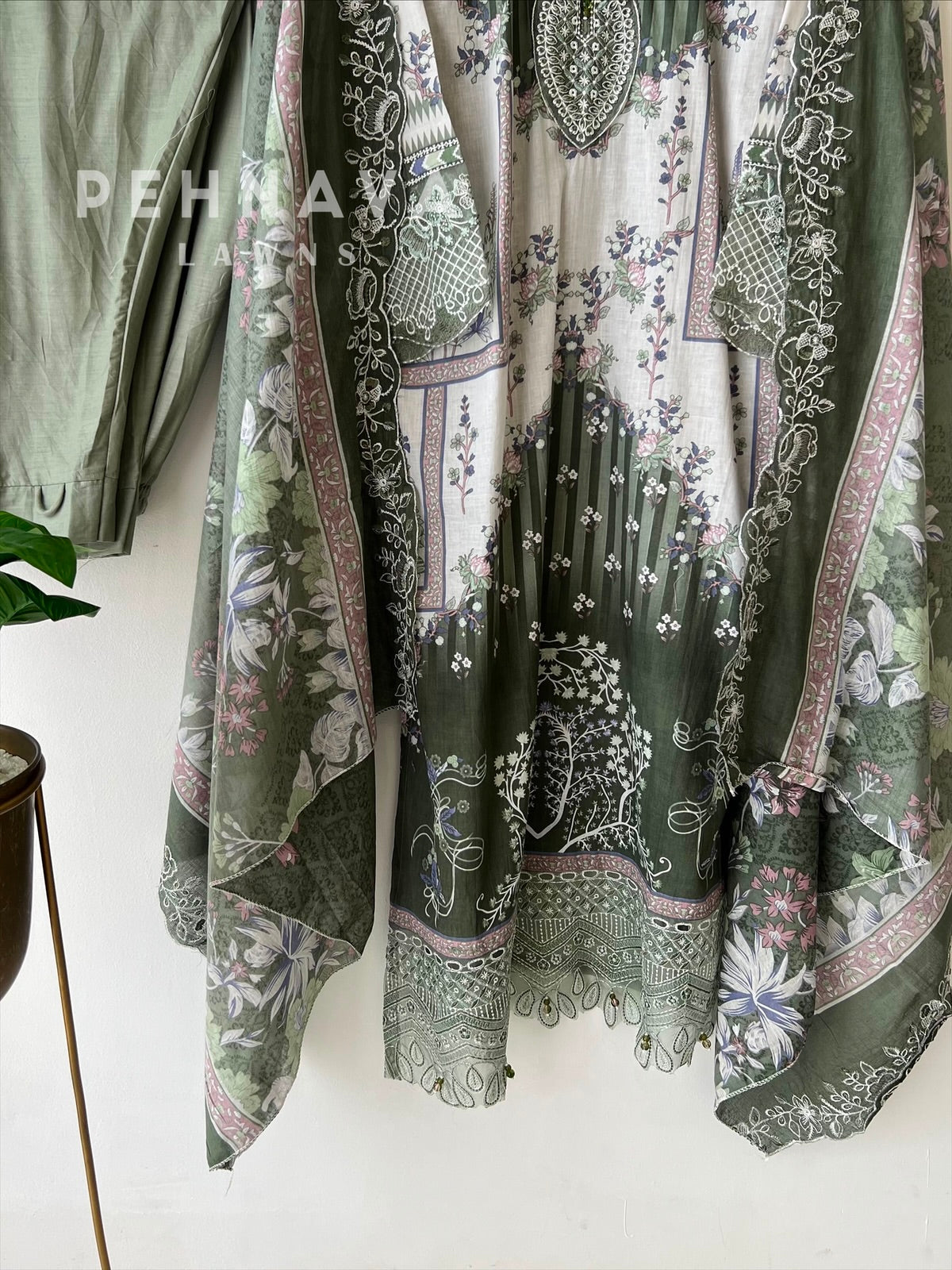 Embroidered Lawns Suit-206 - Pehnava Lawns