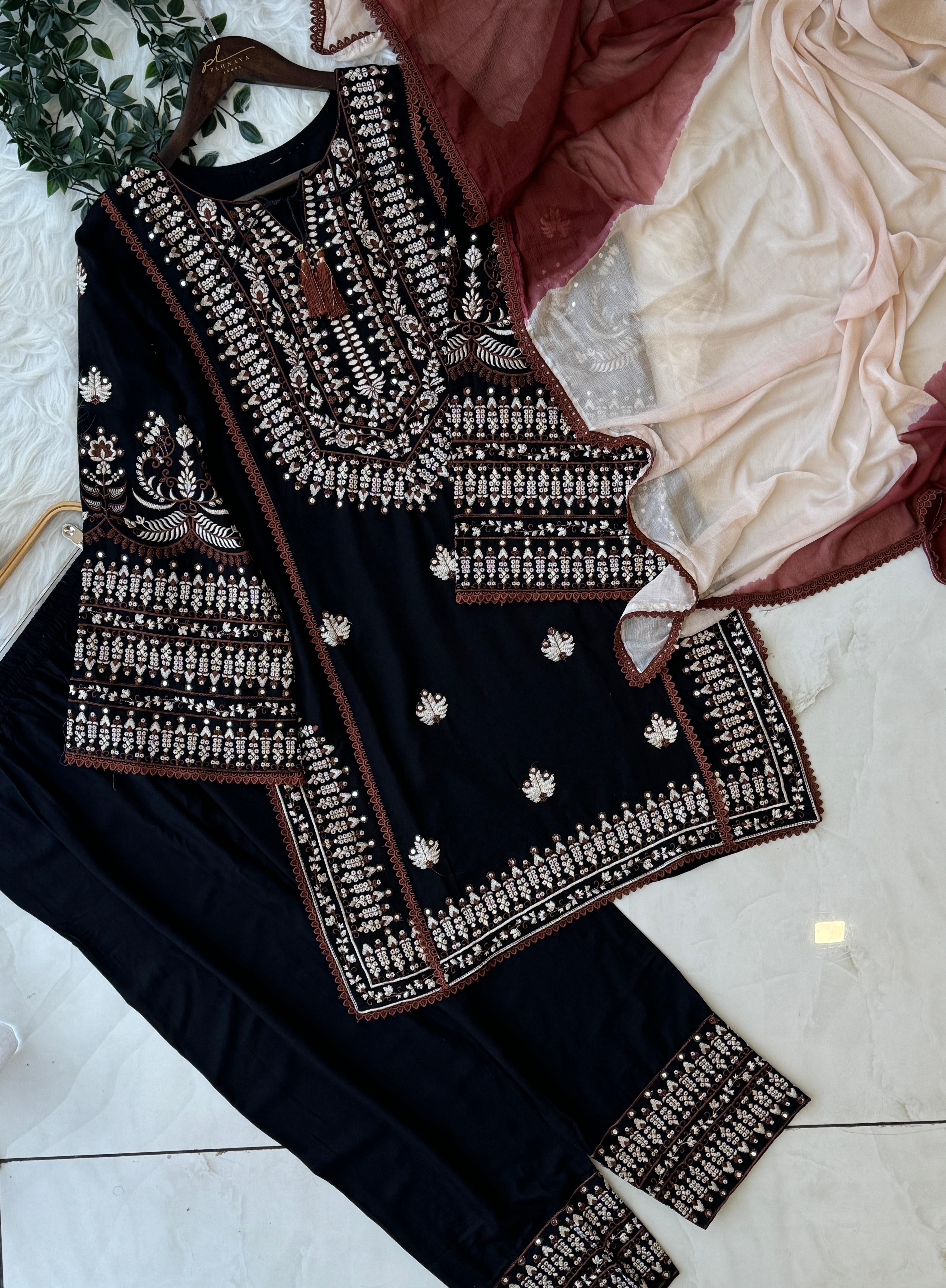 Trendy Black & White Farshi Salwar