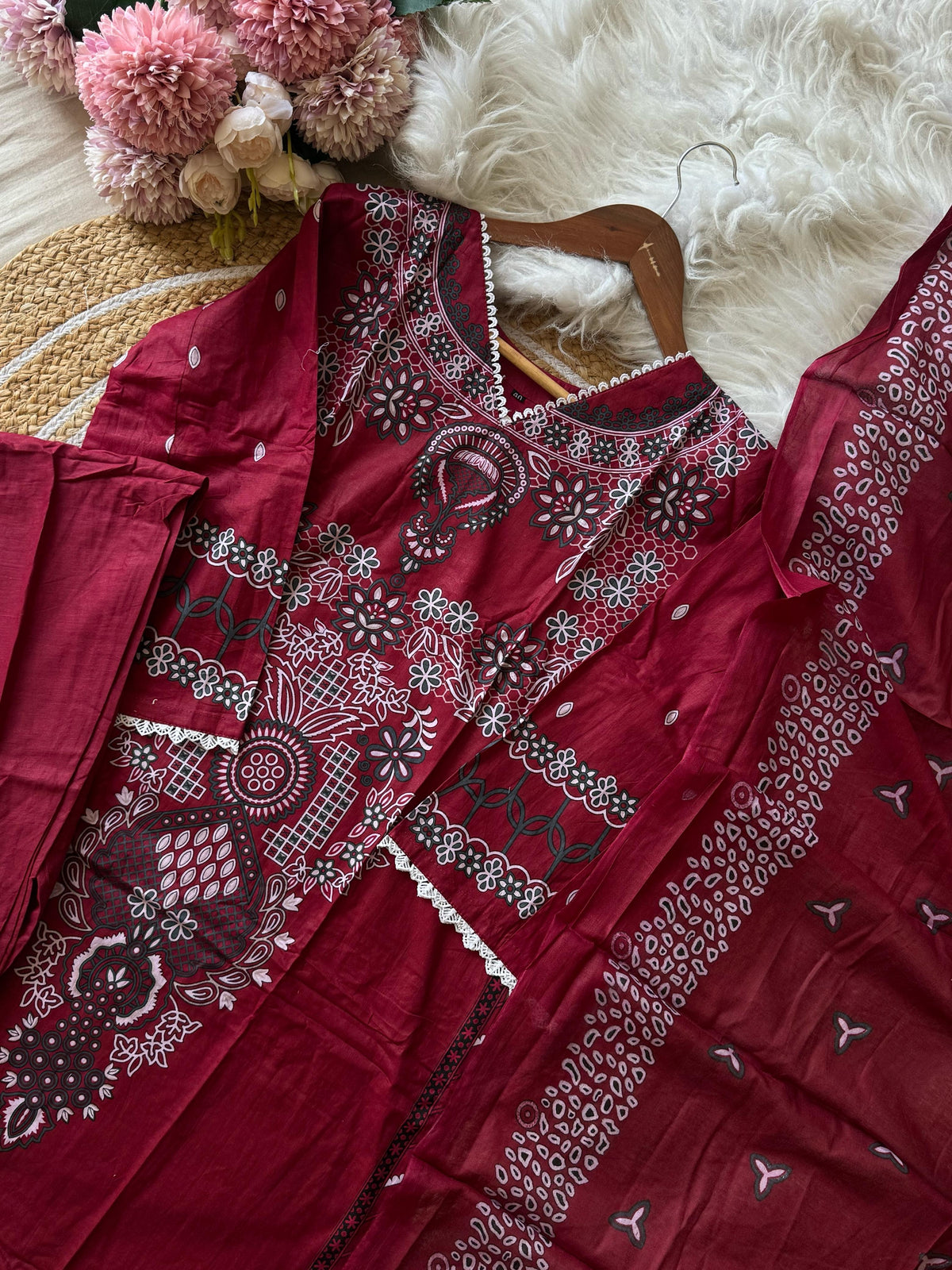 Cotton Pakistani Suit Featuring Laces and Pockets-3
