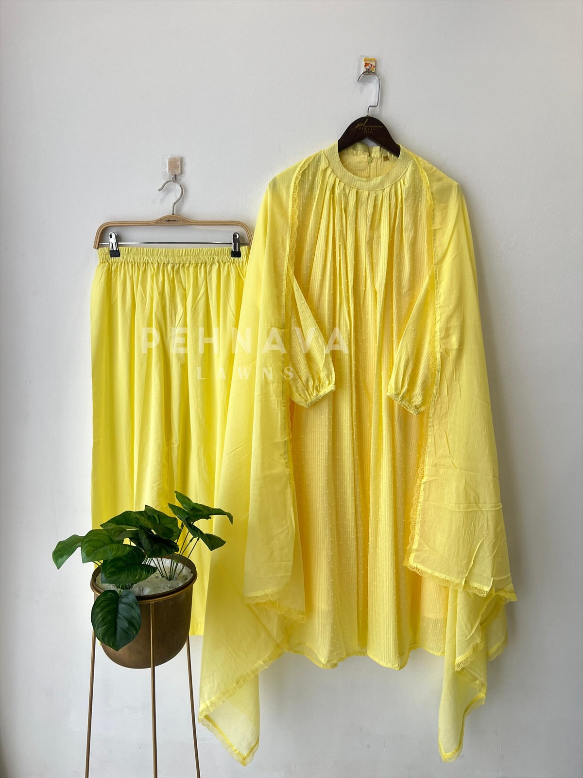 Balloon Sleeve Dobby Cotton  Sui-4024 - Pehnava Lawns