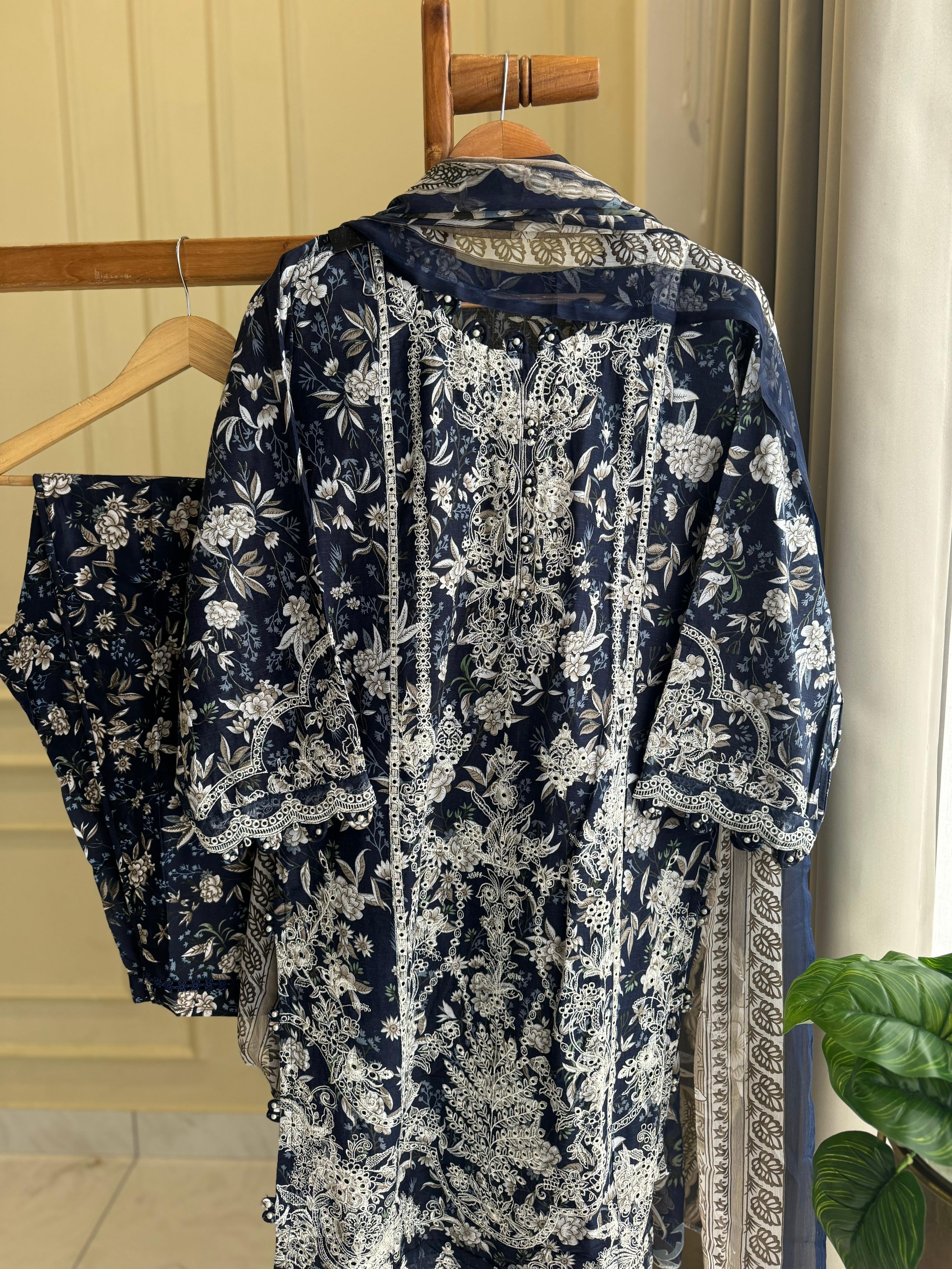 Traditional Embroidery Detailed Suit-2