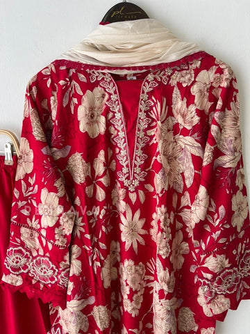 New Floral Embroidery Kurtha Suit-15118