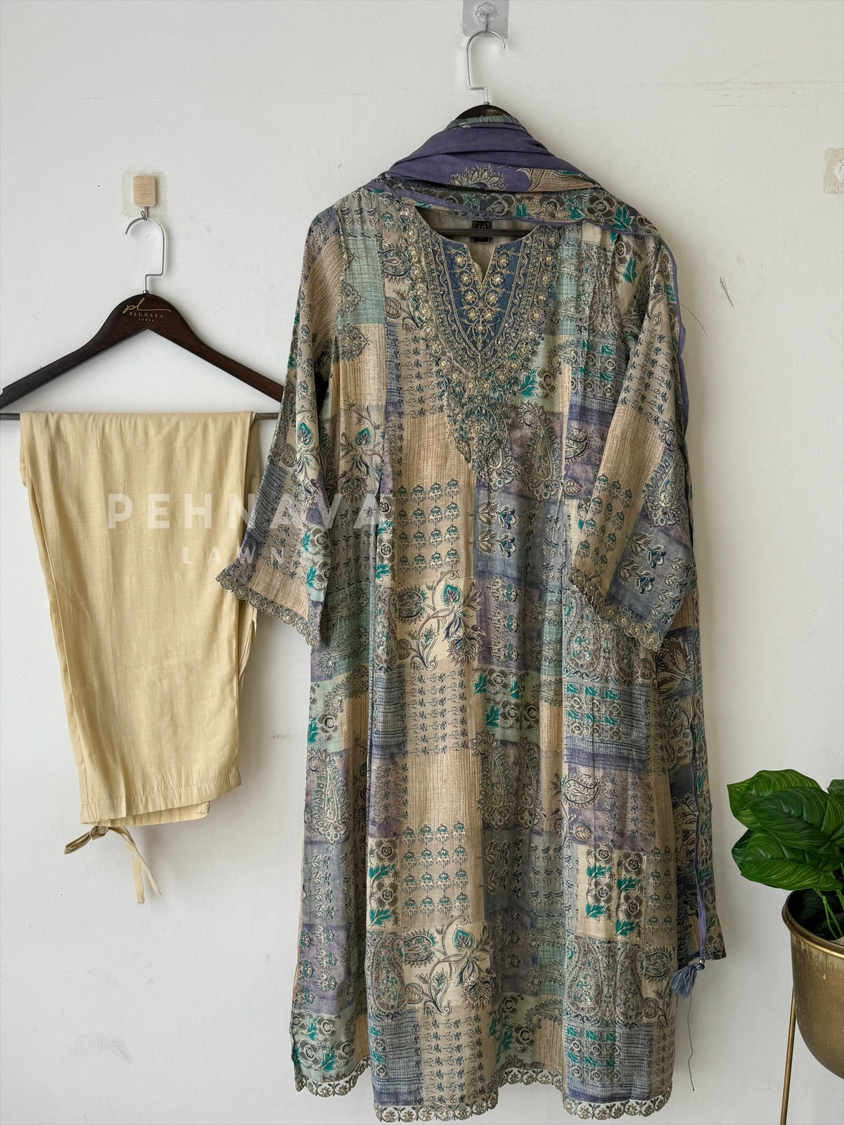 Muslin Anarkali Suit Set - Pehnava Lawns