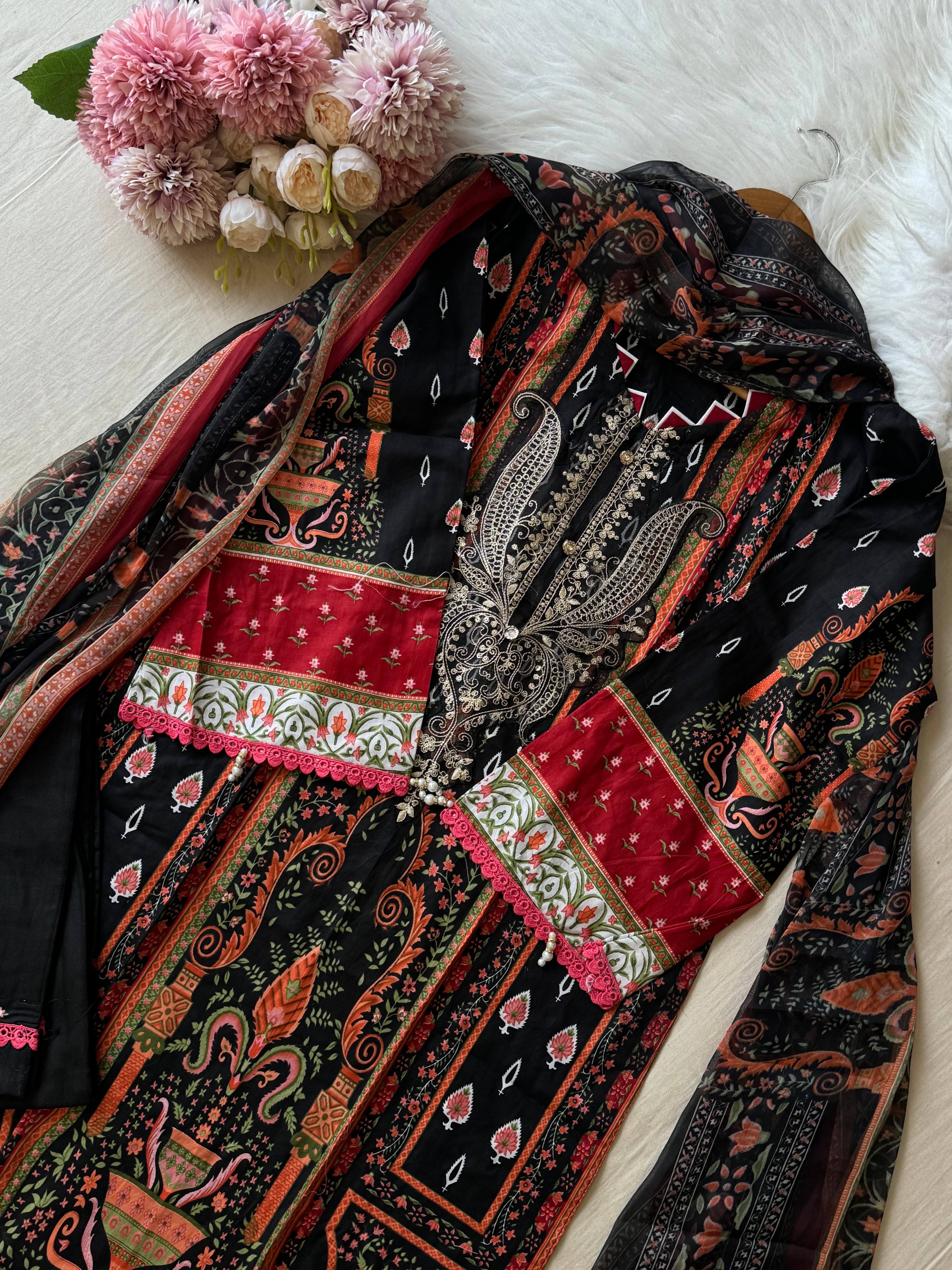 Casual Chic Pakistani Suit-black 1029A