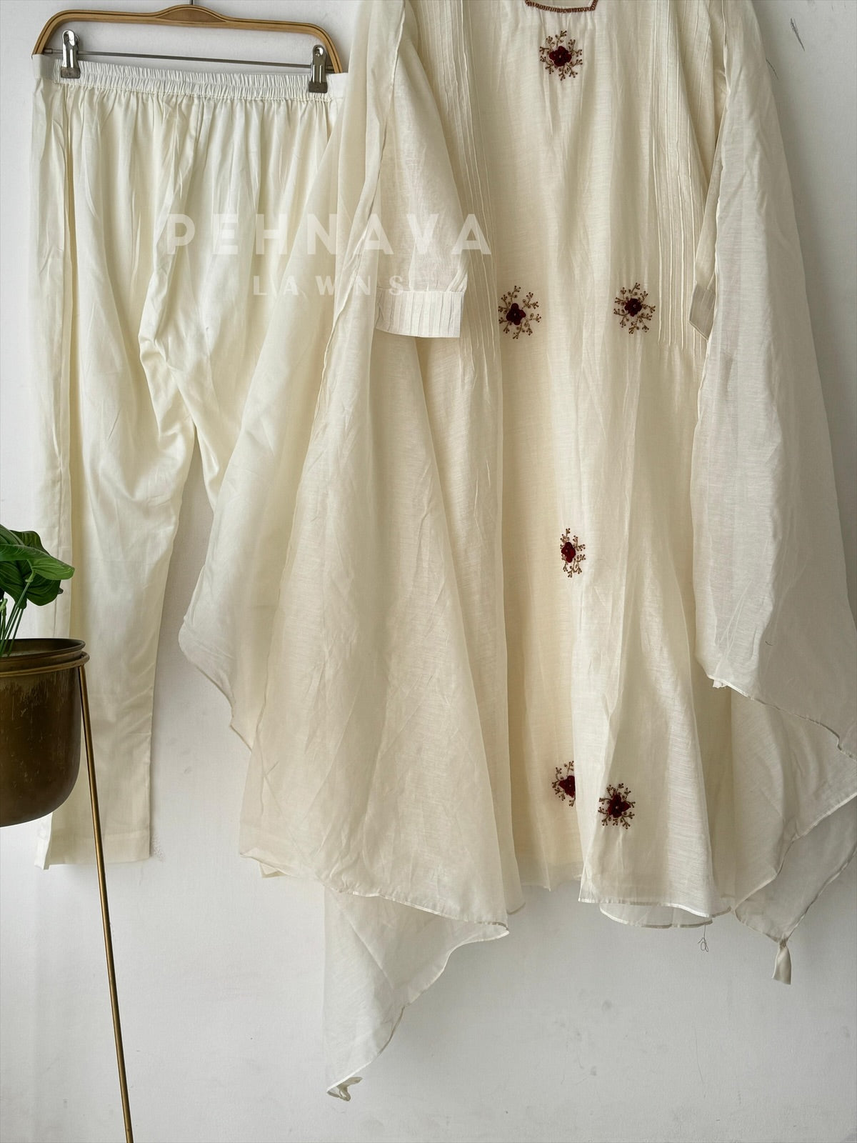 Premium Mul-Chandheri Handworked Suit - Pehnava Lawns