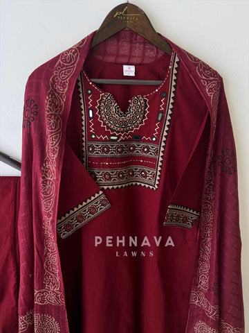Classic Print Cotton Suit-15767 - Pehnava Lawns