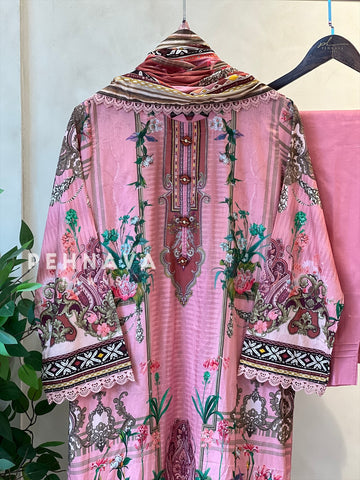 Luxurious trendy pure lawn