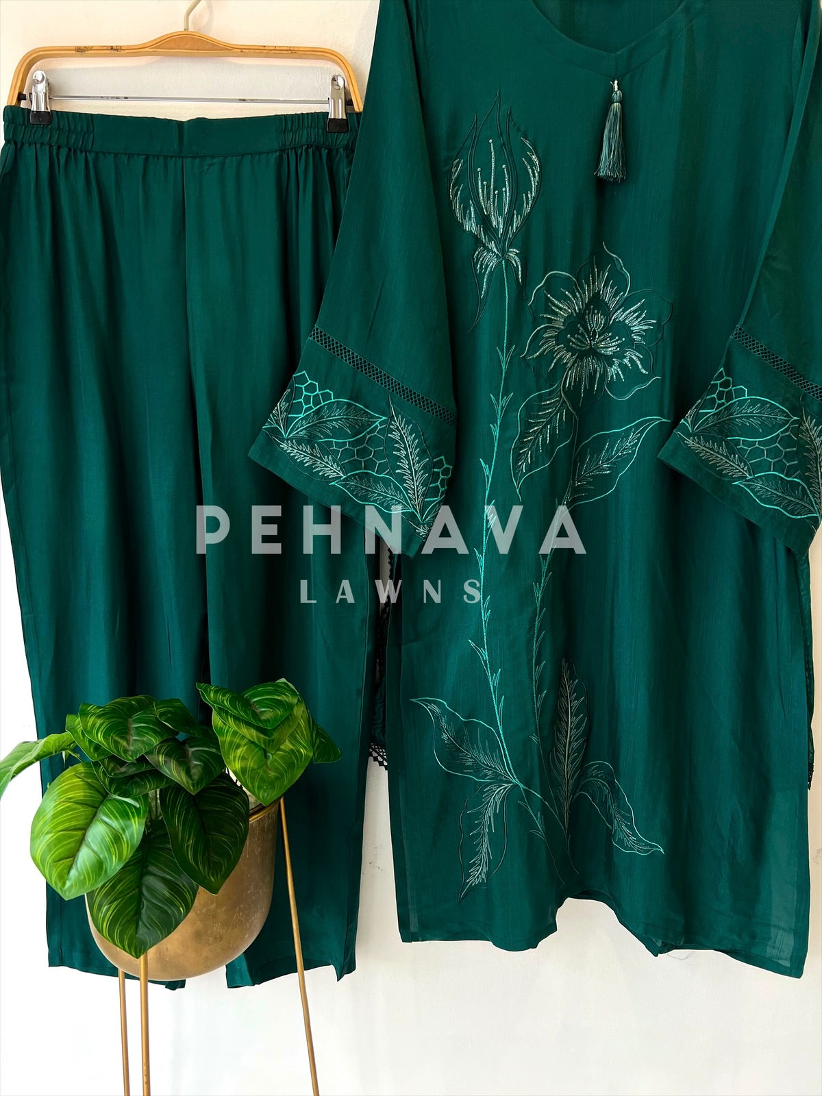 Muslin Embroidered Ensemble D003