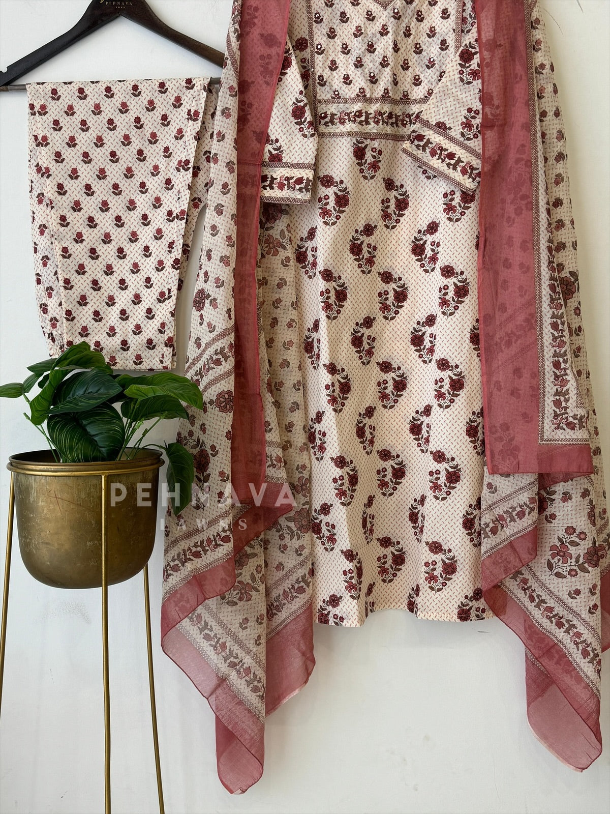 Printed Kurthi Suit Set-18709 - Pehnava Lawns