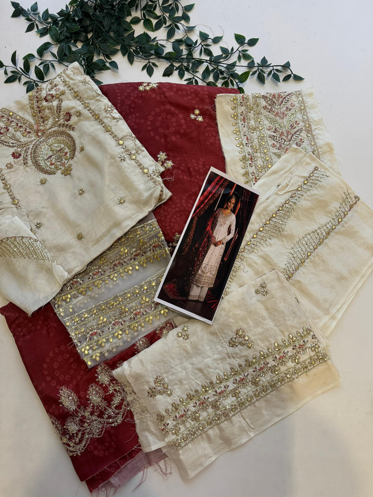 Afrozeh Premium Luxe Unstitched Suit-8