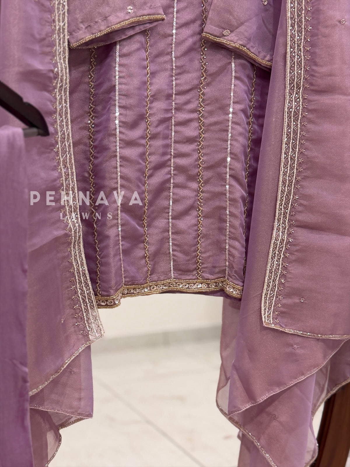 Tissue Handworked Stitched Suit-322