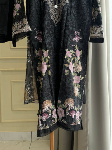 Pakistani printed suit ft-Cutwork embroidered dupatta-03
