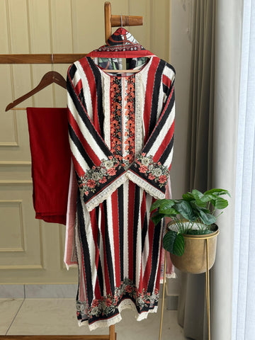 Striped Paksuit with Floral Accents Az0