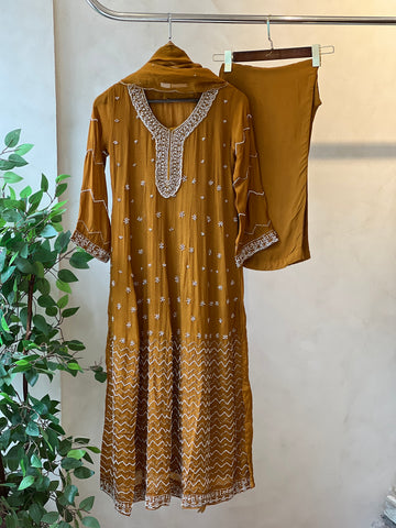Scalloped Handwork Suit Set