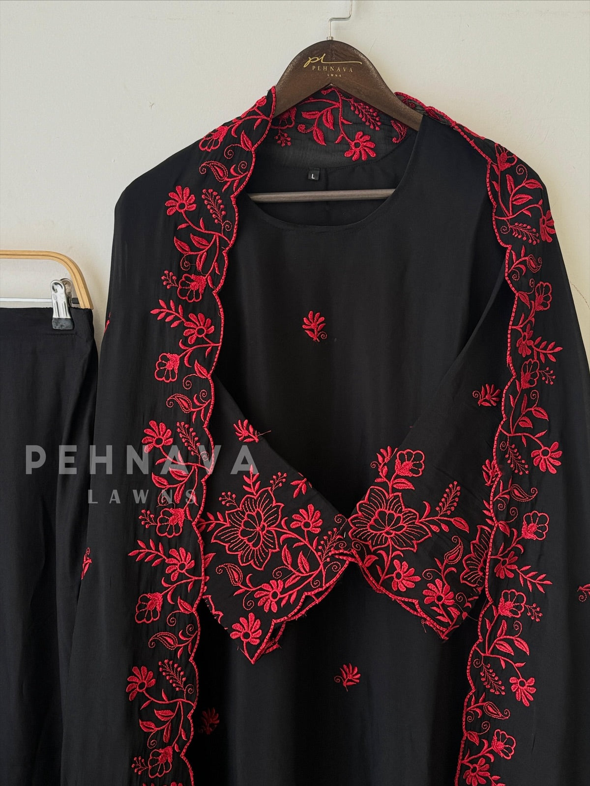 Chanderi Floral Threadwork Suit- 3013 - Pehnava Lawns