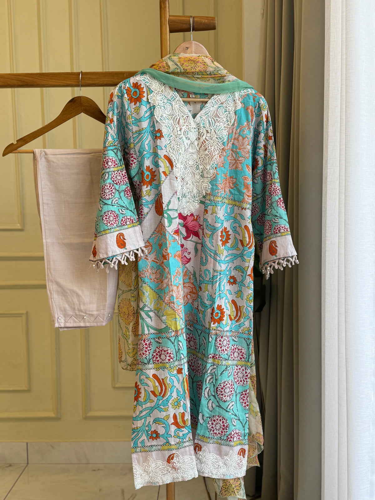 Pure  Cotton suit with embroidered patches and detailings-8