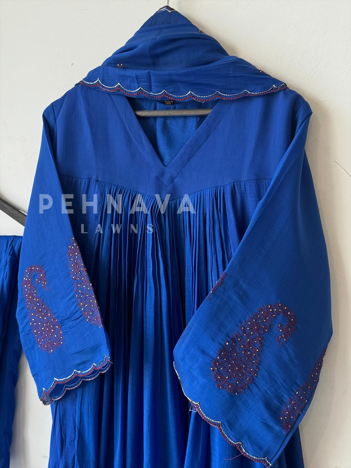 Classic Paisley Chanderi Suit [6-8 Dispatching time] - Pehnava Lawns