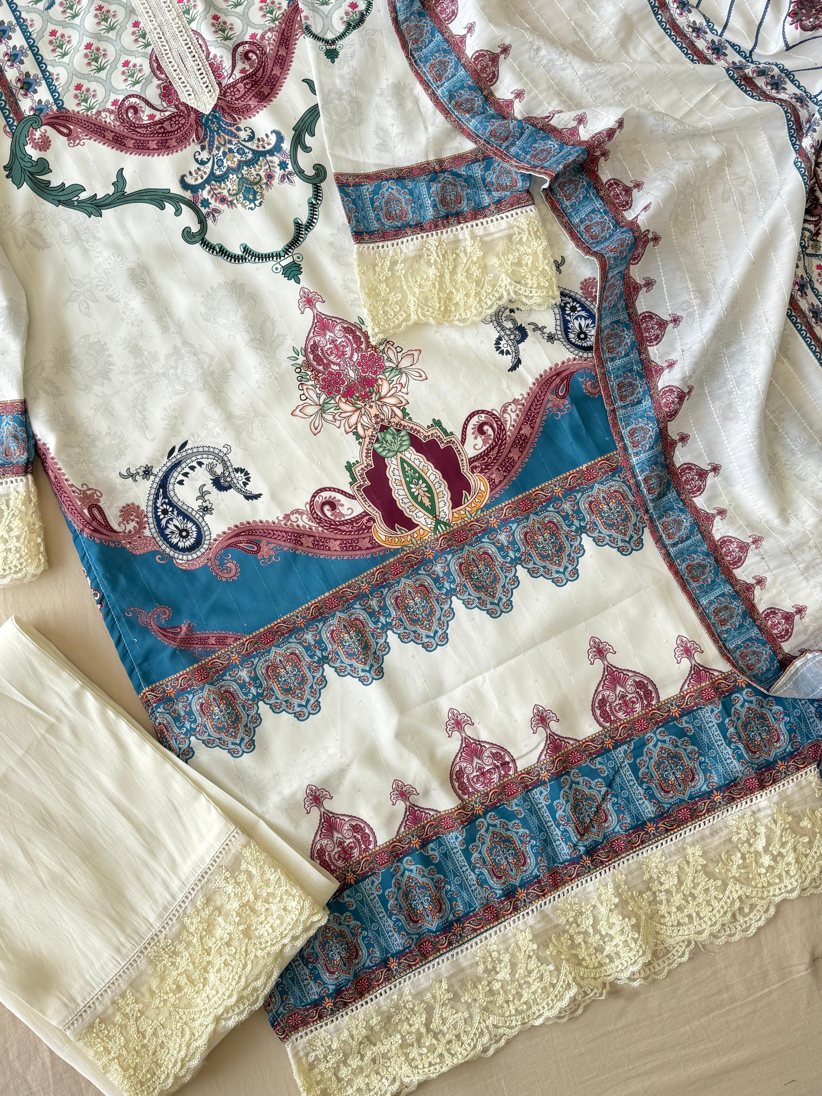 White Muslin Suit-5673 - Pehnava Lawns