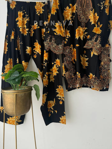New Floral Embroidery Kurtha Suit Set-268 - Pehnava Lawns